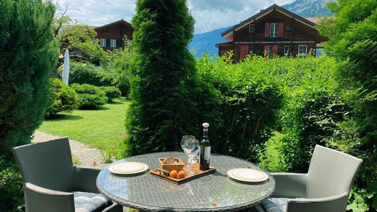 An Apartment In A Modern Swiss Chalet Iseltwald Zewnętrze zdjęcie
