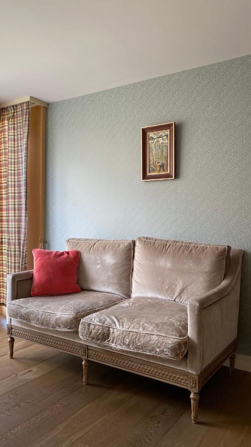 An Apartment In A Modern Swiss Chalet Iseltwald Zewnętrze zdjęcie