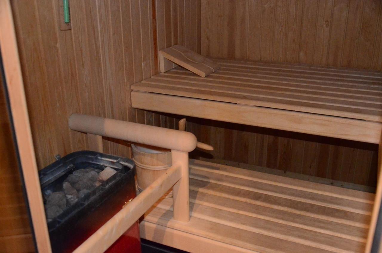 An Apartment In A Modern Swiss Chalet Iseltwald Zewnętrze zdjęcie